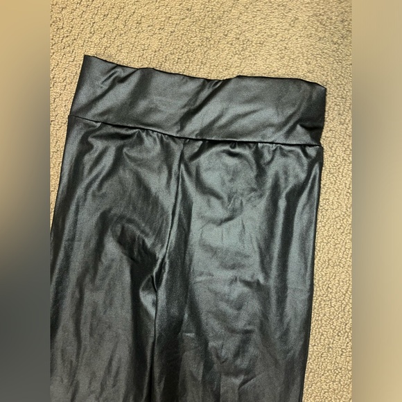 Boohoo leather pants - Picture 3 of 3